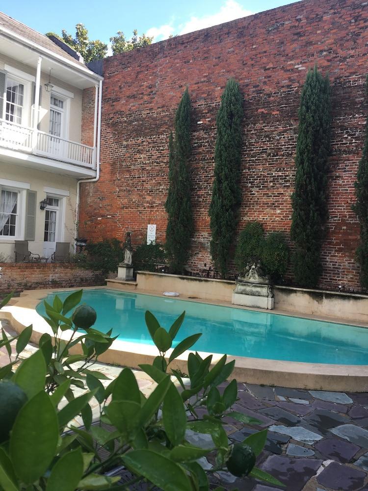 Chateau Hotel New Orleans Exteriör bild