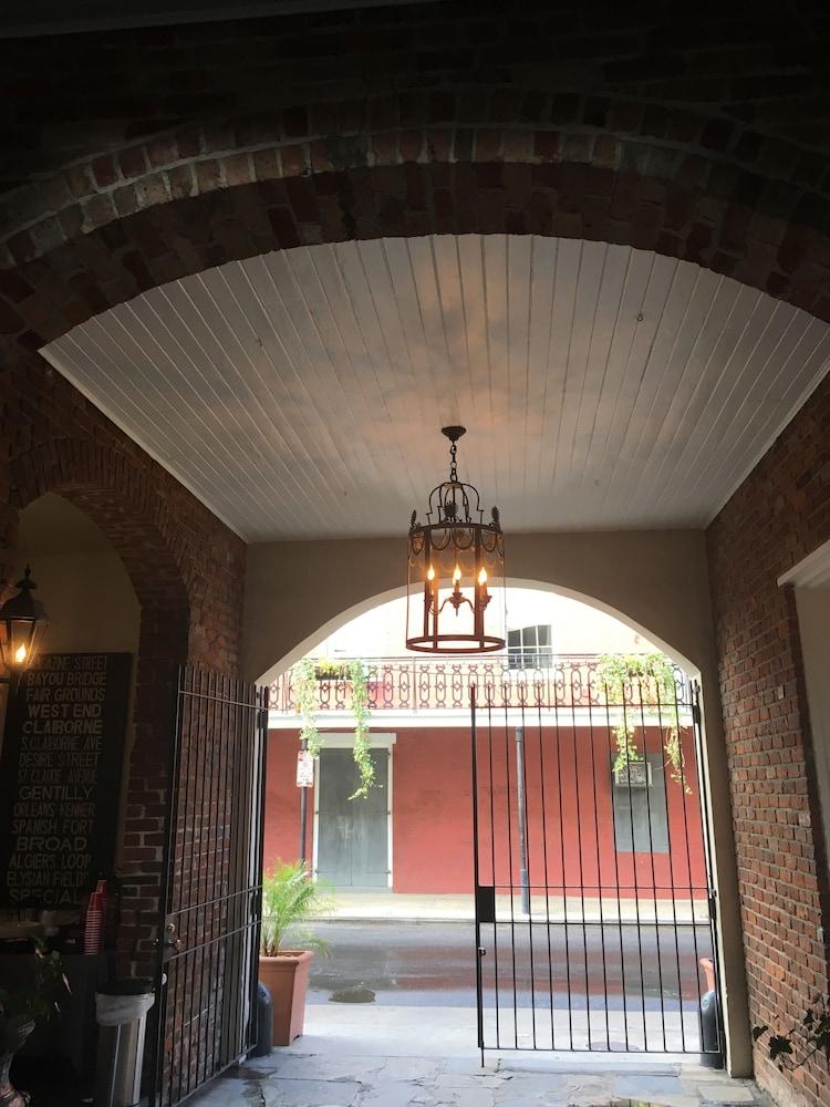 Chateau Hotel New Orleans Exteriör bild