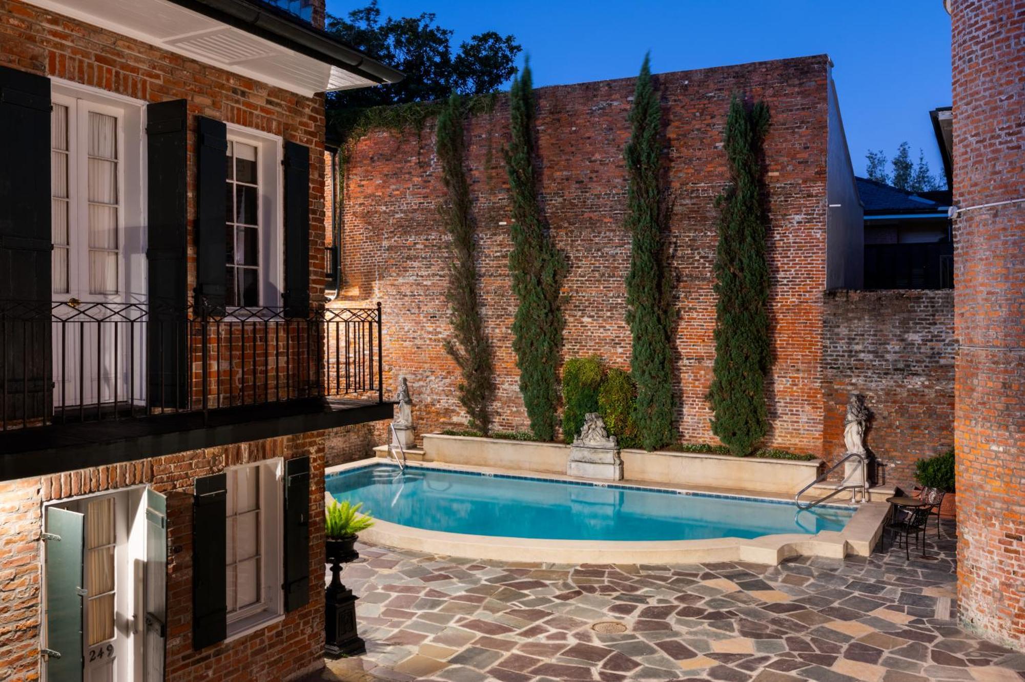 Chateau Hotel New Orleans Exteriör bild