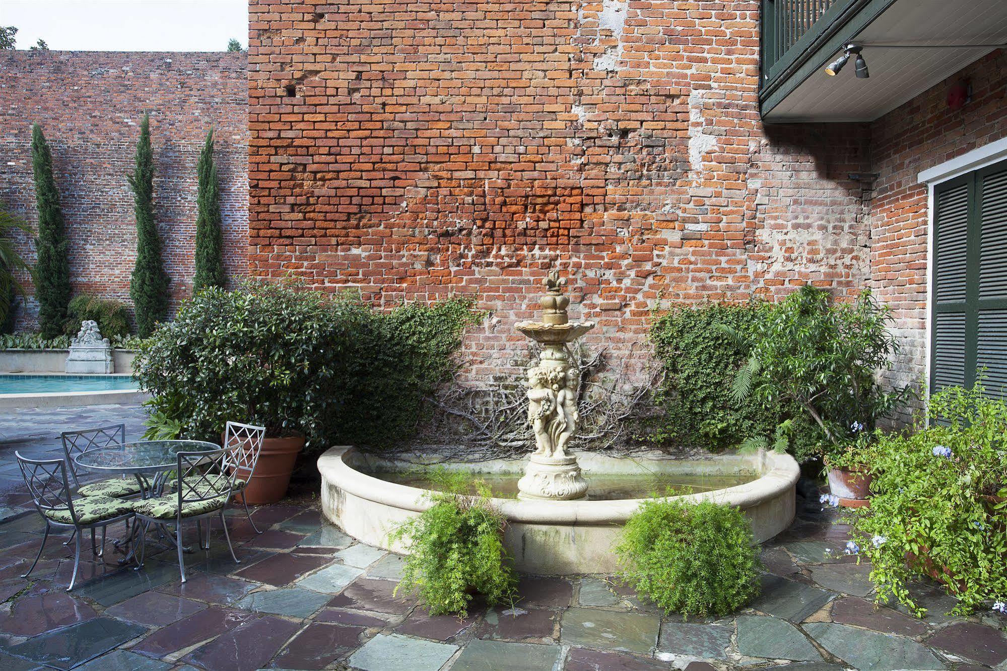 Chateau Hotel New Orleans Exteriör bild